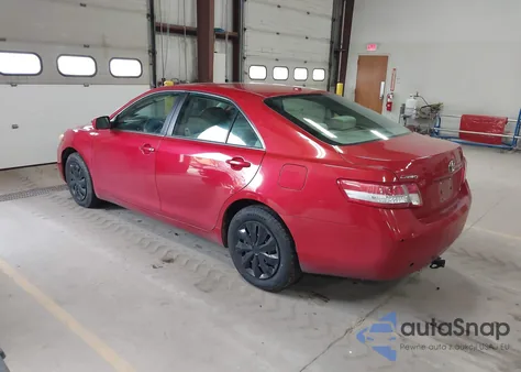 2011 Toyota Camry Le z USA, uszkodzony, nr VIN 4T1BF3EK6BU665317